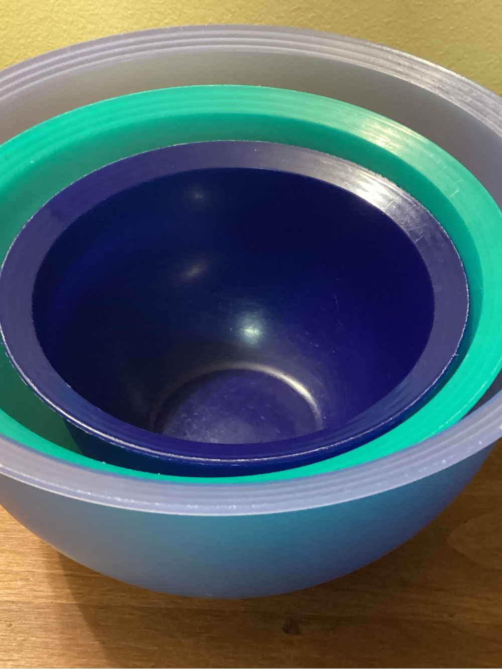 Vintage Tupperware Nesting Mixing Bowls with lids
